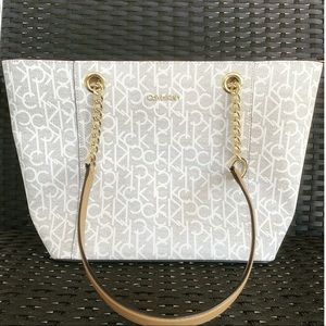 💖HOST PICK Calvin Klein signature tote bag NWOT💖